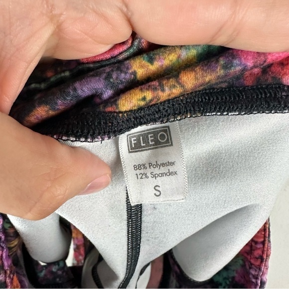 Fleo Multicolor Rainbow Dust 325 Athletic Athleisure Short Shorts Size Small - Picture 4 of 5